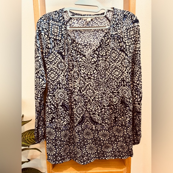 Style & Co. Tops - Style & Co Stretchy Navy and White Patterned Bohemian top with tie back & detail